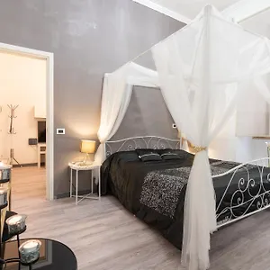 Cairoli 1 House G&b Colisee Roma